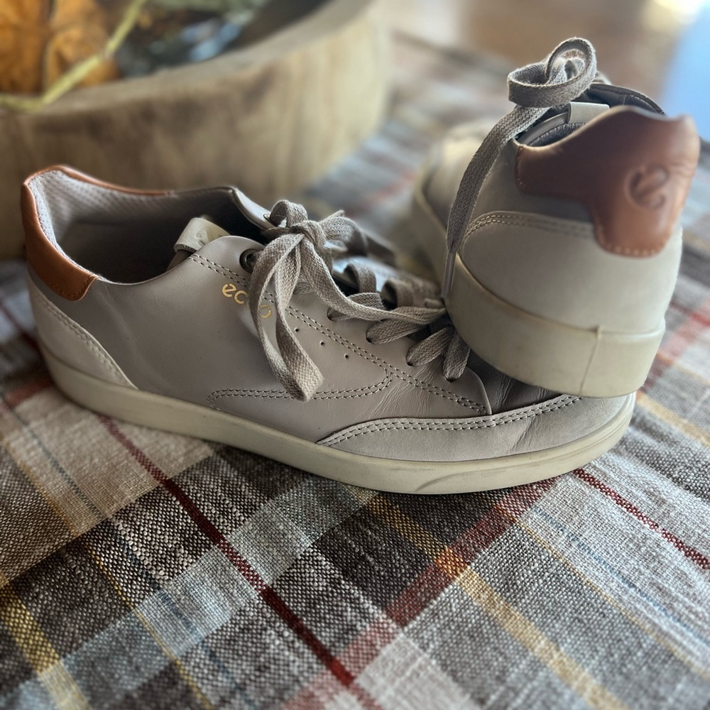 Ecco Women's Gray and Brown Sneakers
